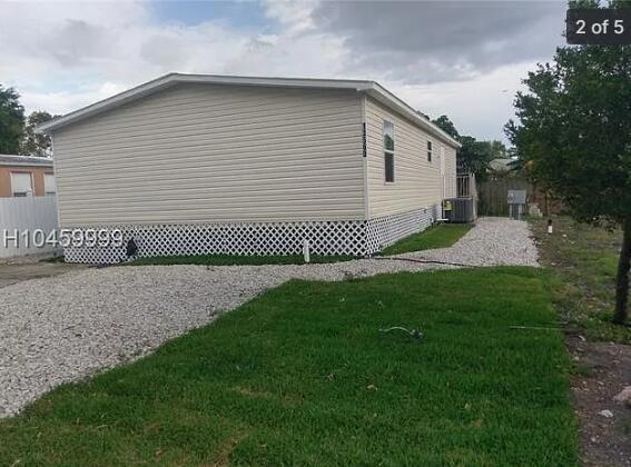 13560 SW 7th Place, Davie FL 33325 photo 2
