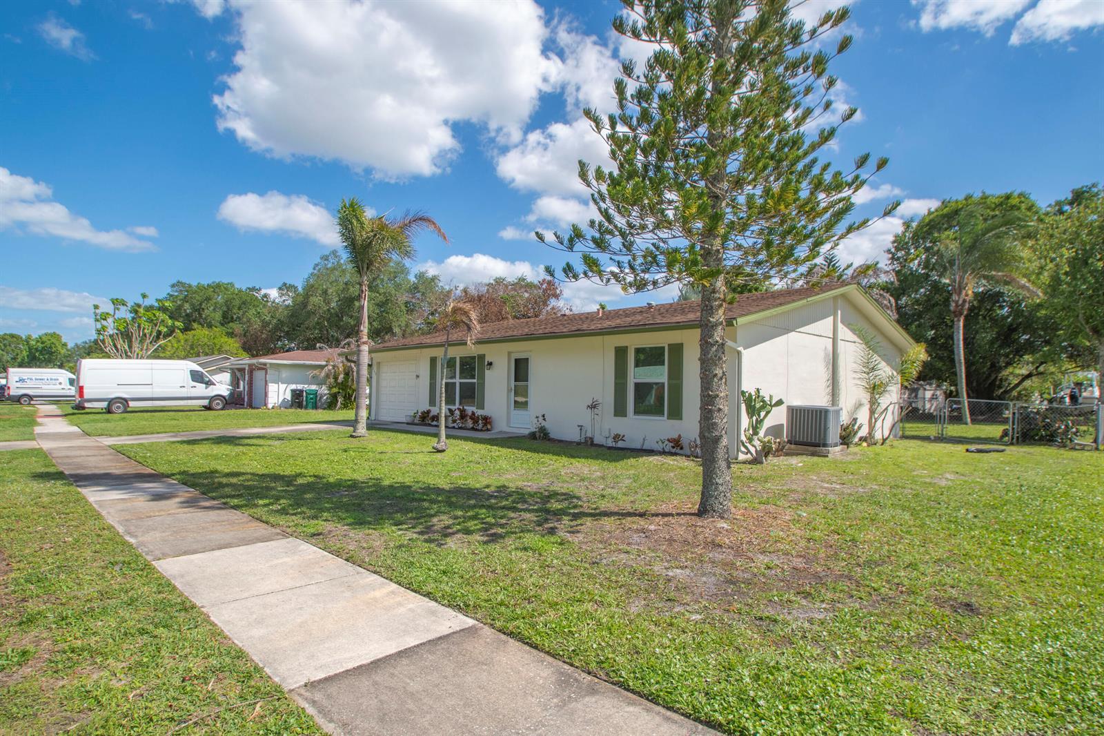 268 SW Lucero Drive, Port St. Lucie FL 34983 photo 4