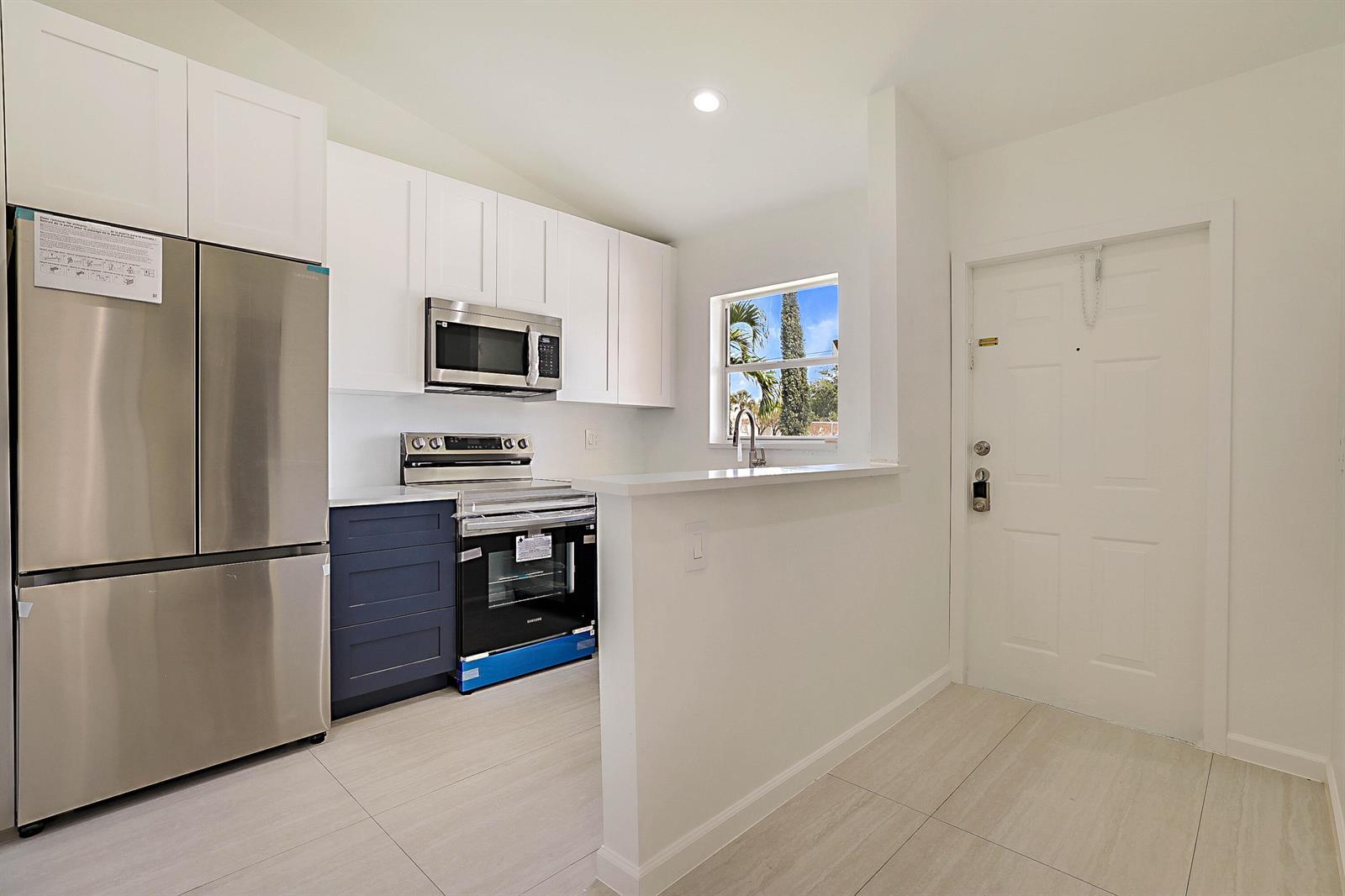 320 NE 42nd Street, Boca Raton FL 33431 photo 2