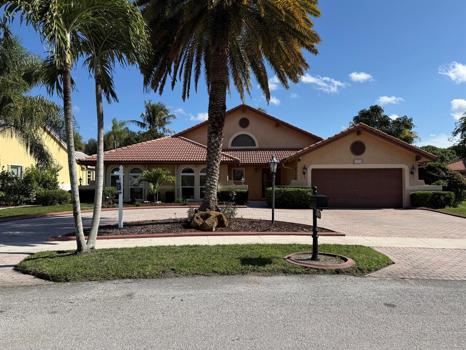 3104 Peachtree Circle, Davie FL 33328 photo 2