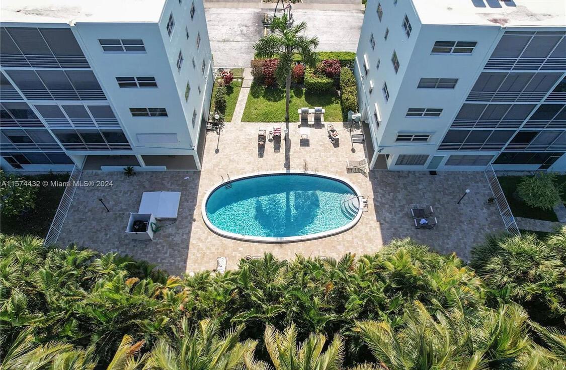 700 NE 14th Avenue NE # 404, Hallandale Beach FL 33009 photo 2