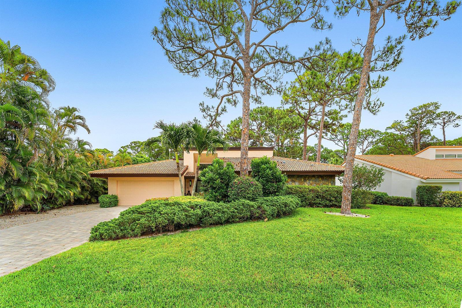 643 W Lakewoode Circle, Delray Beach FL 33445 photo 2