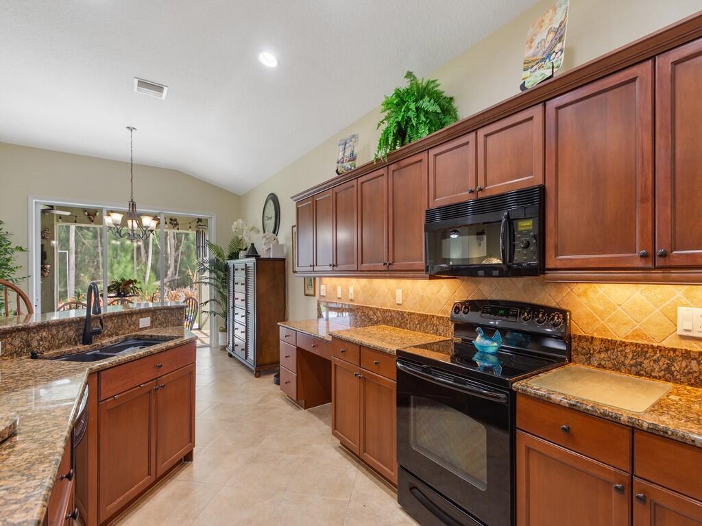 2794 W Brookfield Way, Vero Beach FL 32966 photo 3