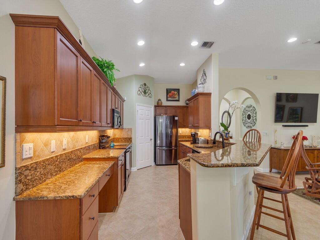 2794 W Brookfield Way, Vero Beach FL 32966 photo 5