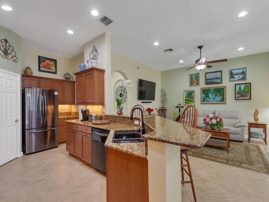 2794 W Brookfield Way, Vero Beach FL 32966 photo 4