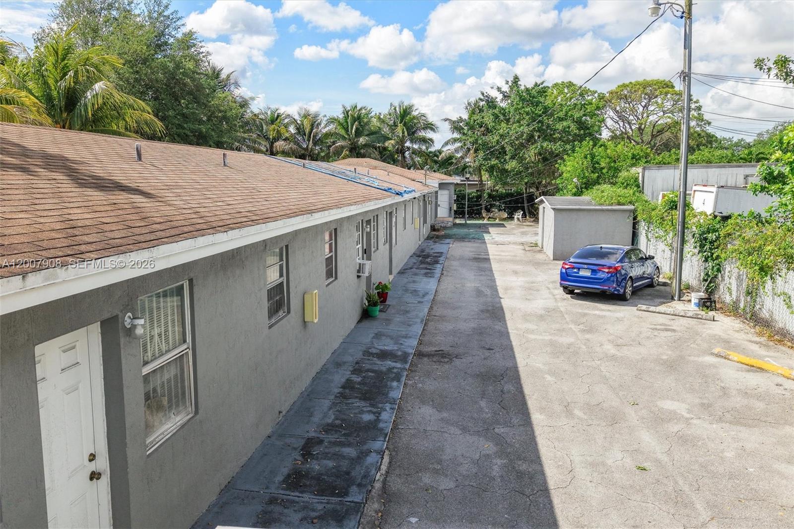 2540 NW 90th St, Miami FL 33147 photo 4