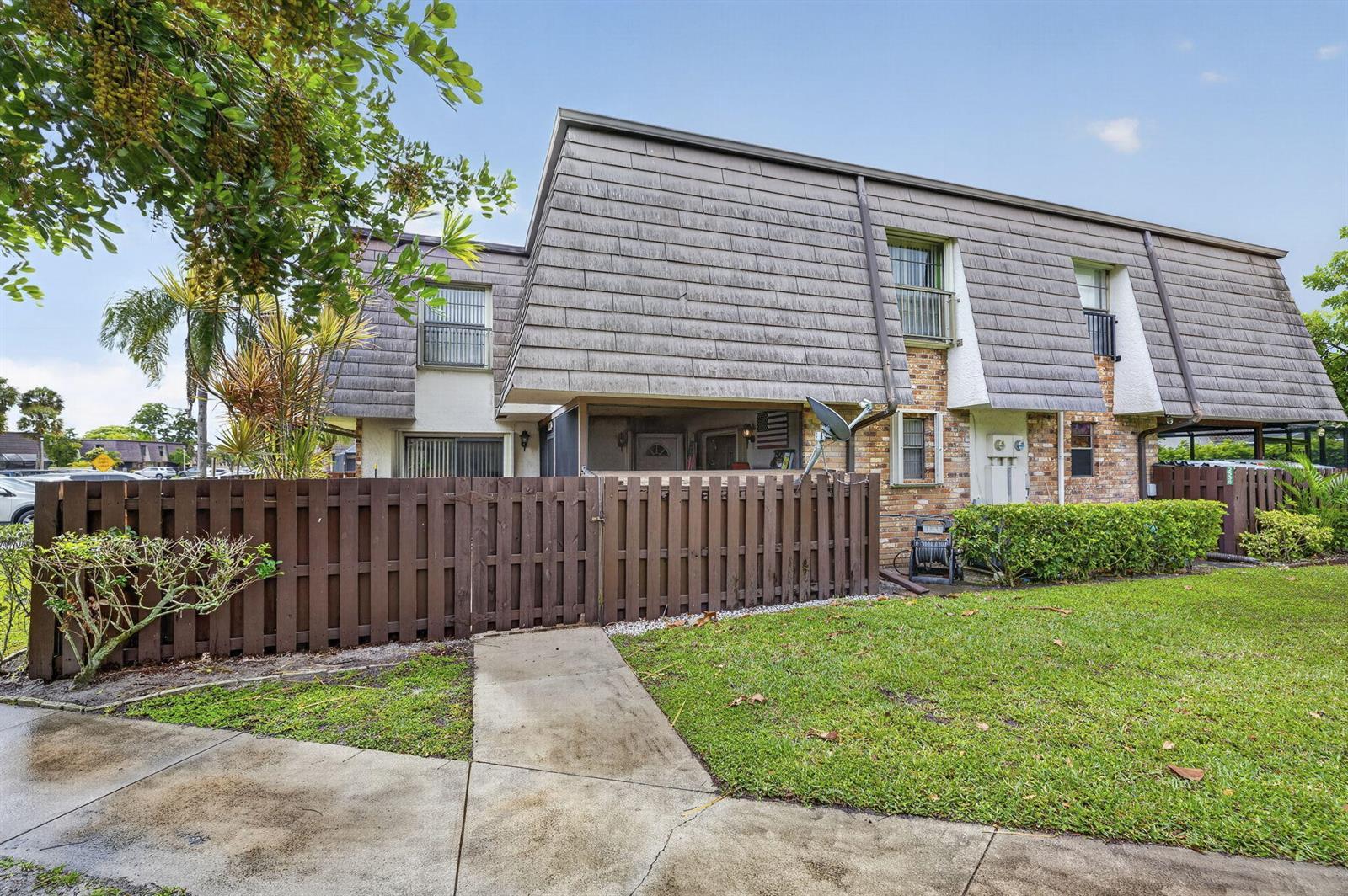 2539 NW 99th Avenue, Coral Springs FL 33065 photo 2