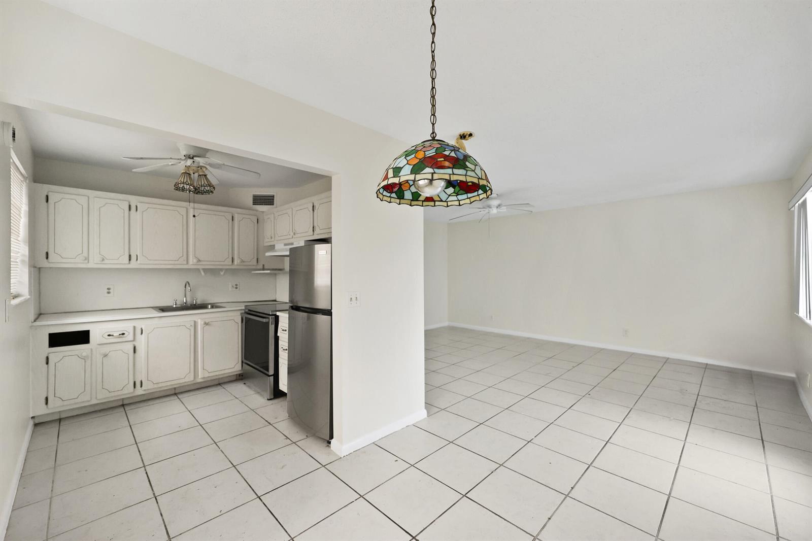 392 Markham R, Deerfield Beach FL 33442 photo 5