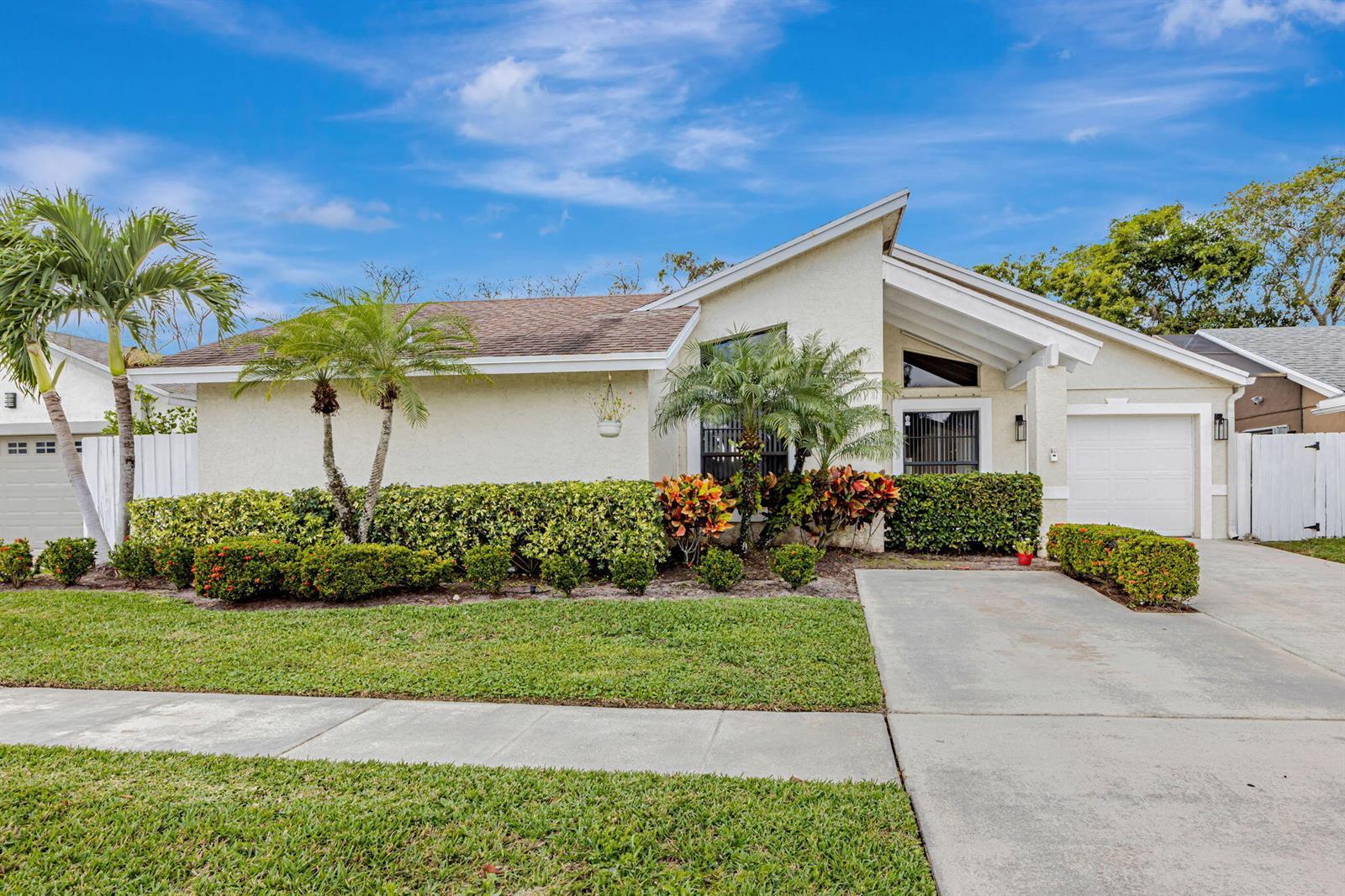 21356 Summertrace Circle, Boca Raton FL 33428