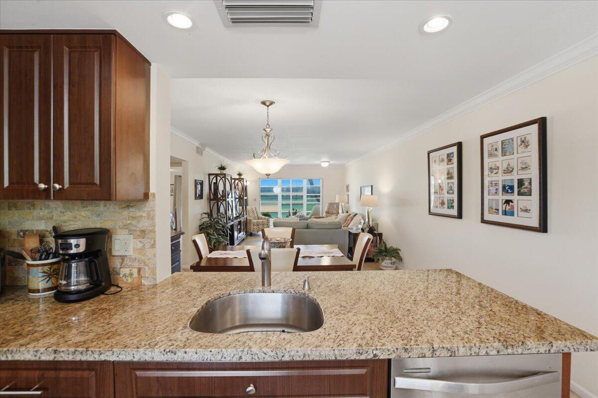 3004 Portofino Isle # E2, Coconut Creek FL 33066 photo 4