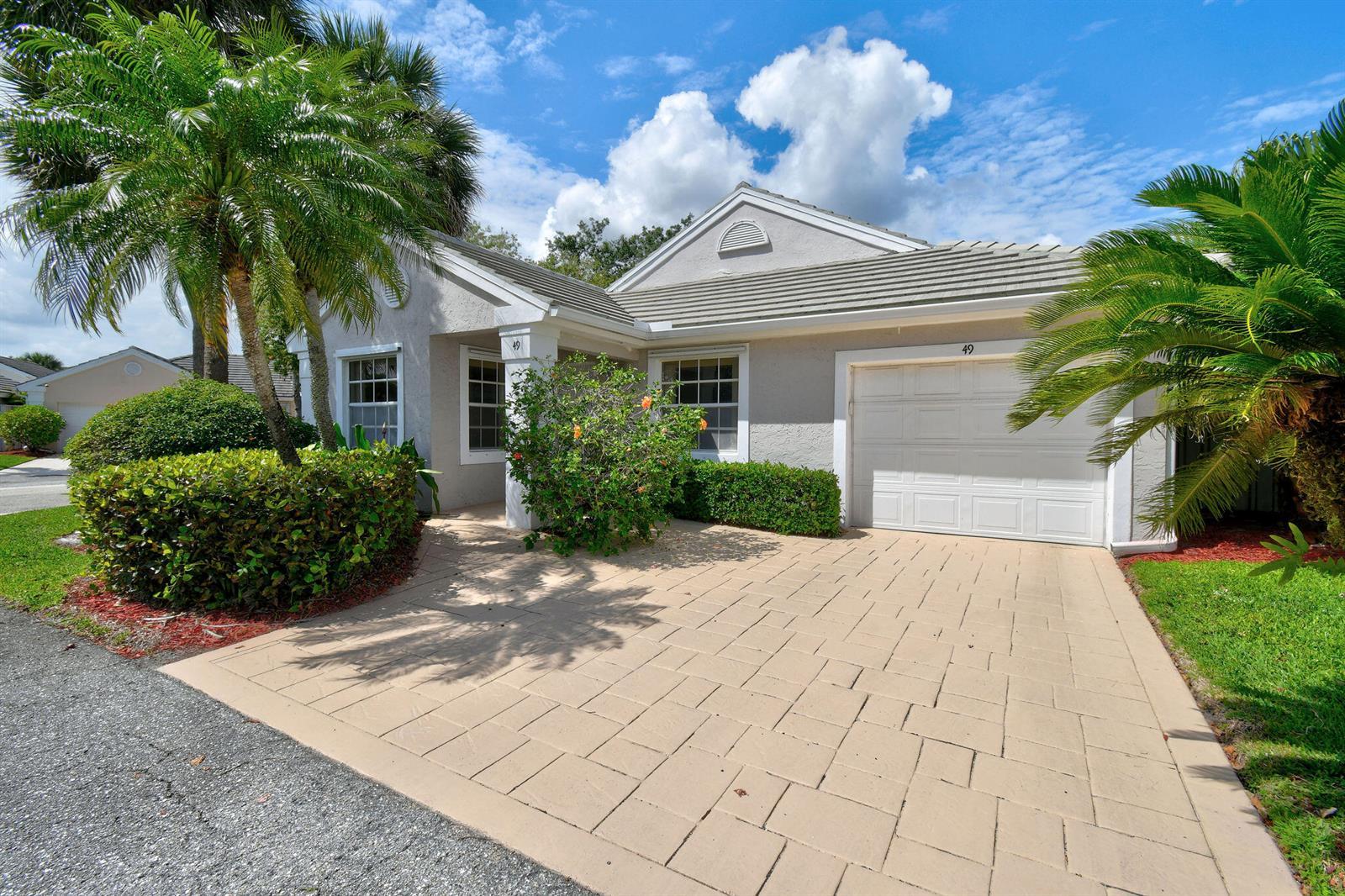 49 Admirals Court, Palm Beach Gardens FL 33418 photo 2
