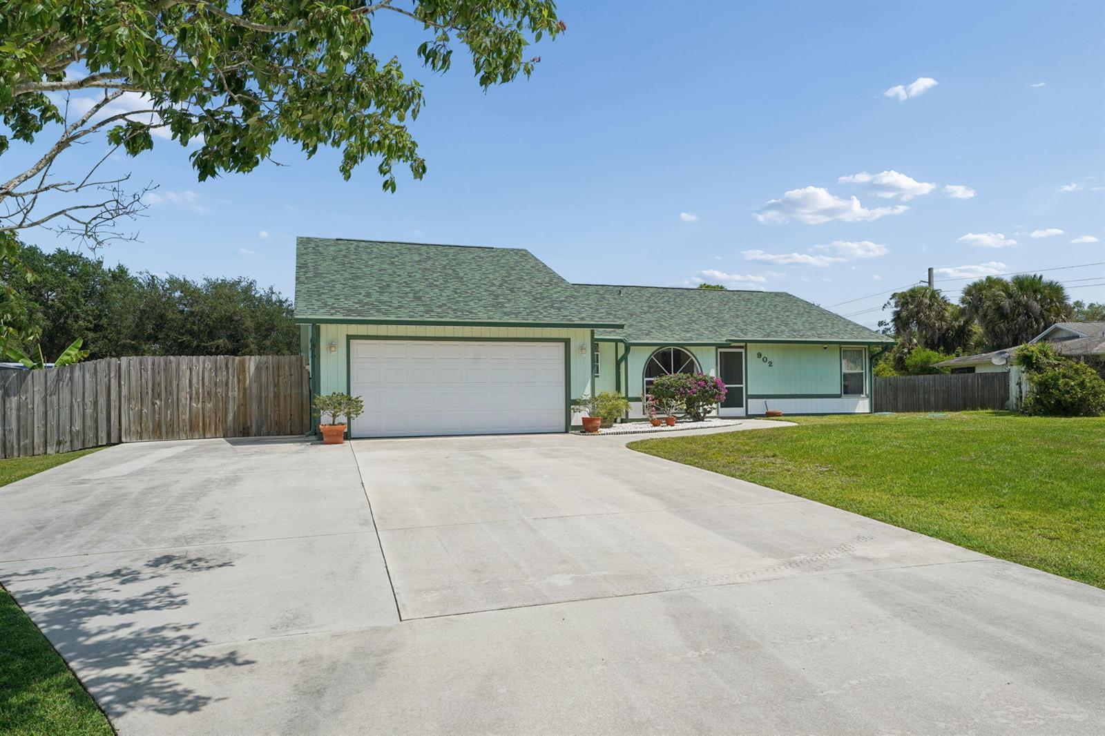902 Egret Avenue, Fort Pierce FL 34982 photo 2