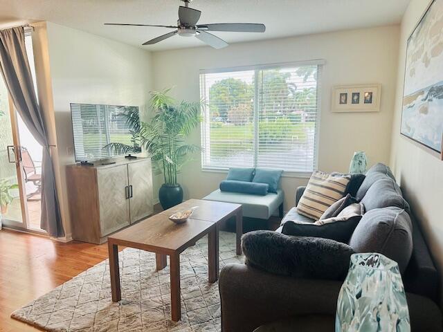 402 Villa Circle # 402, Boynton Beach FL 33435 photo 3