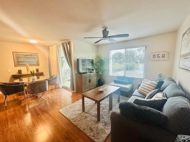 402 Villa Circle # 402, Boynton Beach FL 33435 photo 4