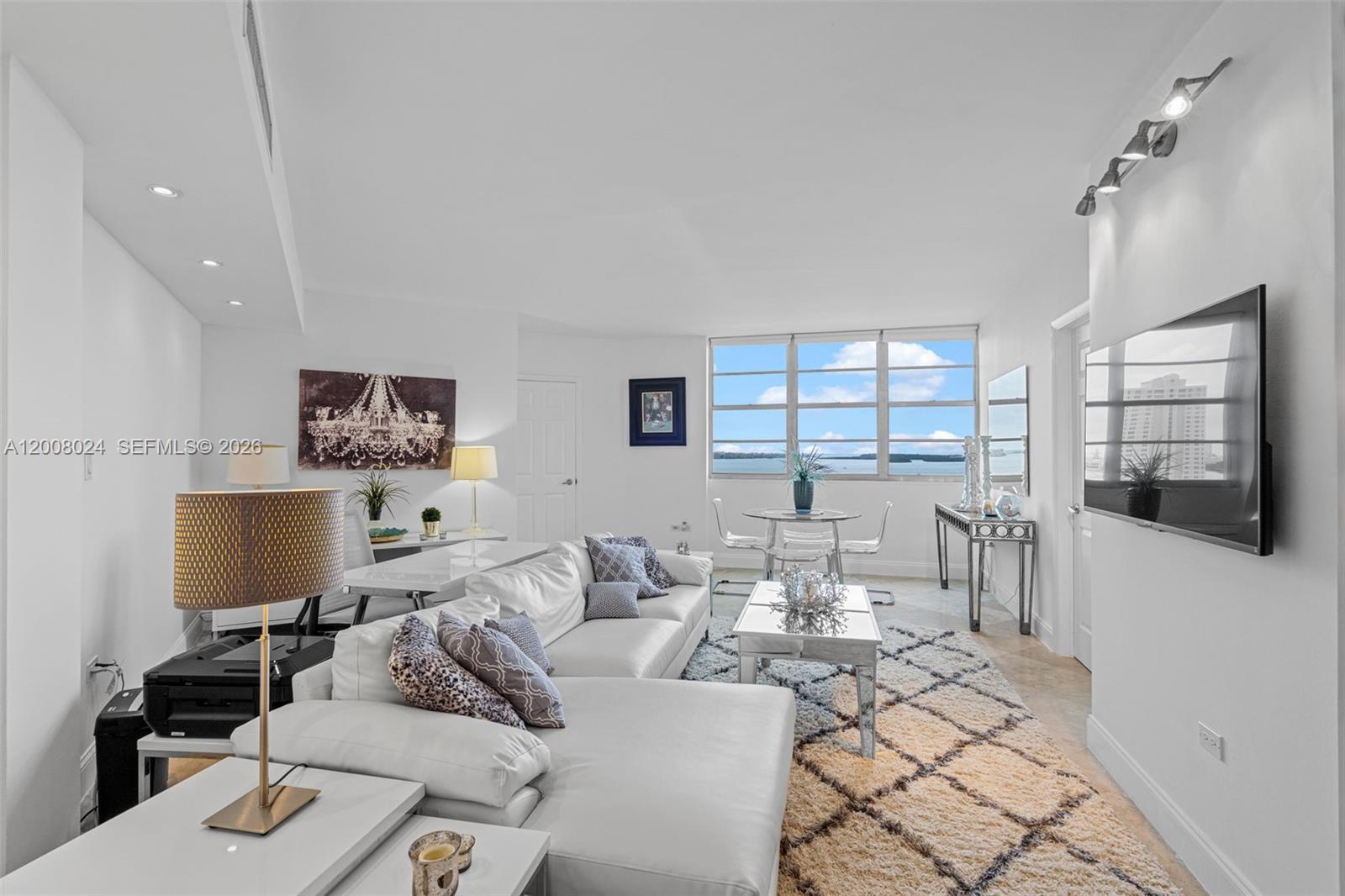905 Brickell Bay Dr # 1830, Miami FL 33131 photo 4
