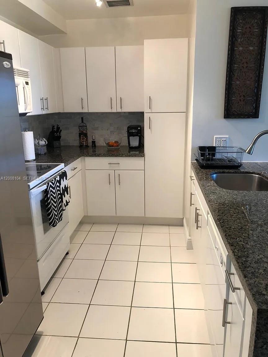 2400 SW 27th Ave # 304, Miami FL 33145 photo 4
