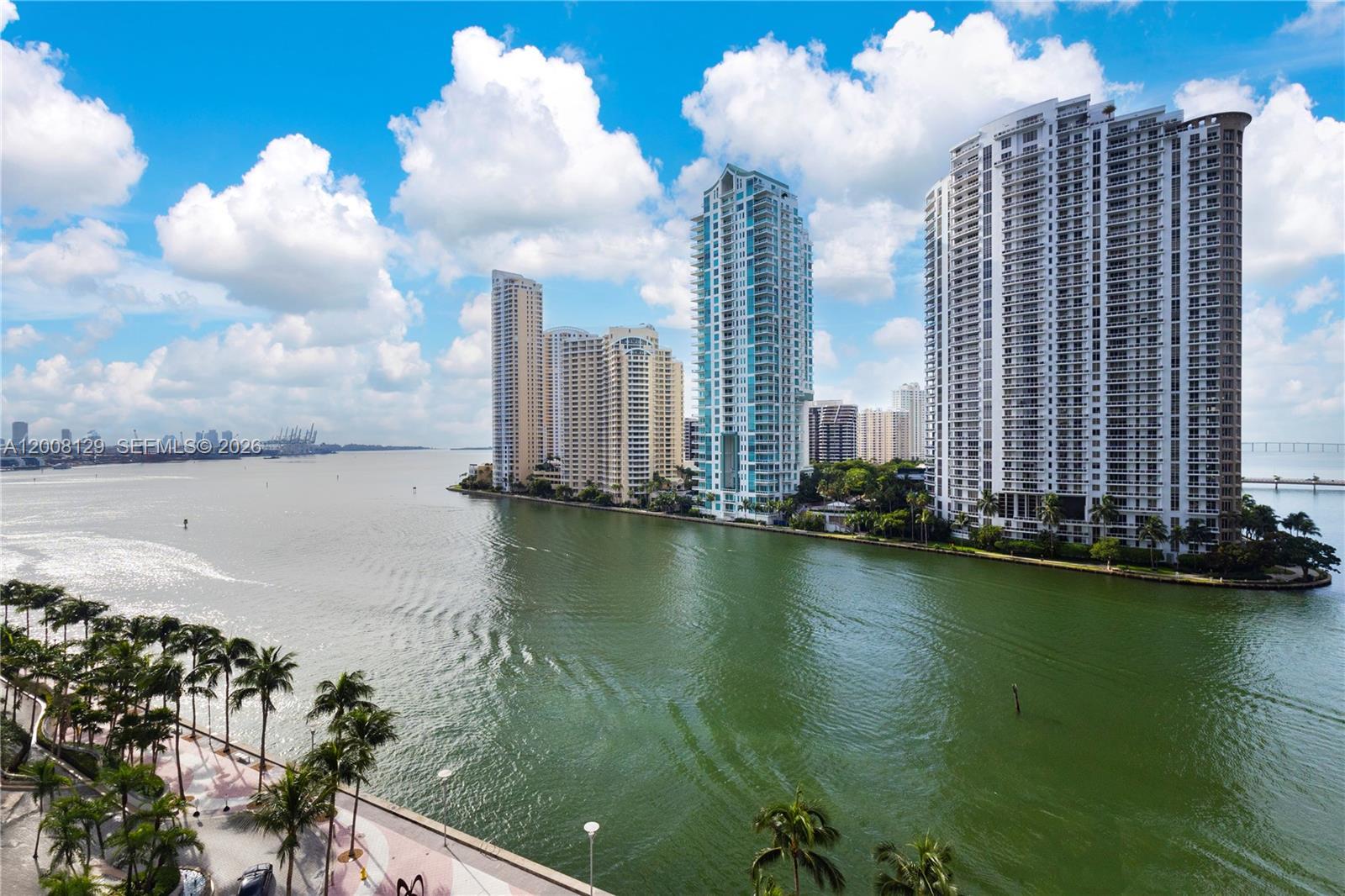 300 S Biscayne Blvd # 1014, Miami FL 33131 photo 5