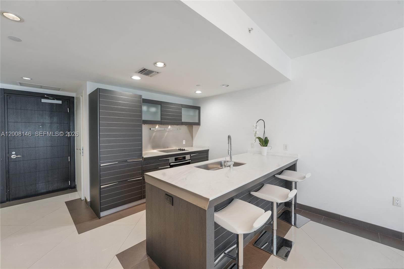 200 Biscayne Boulevard Way # 3613, Miami FL 33131 photo 4