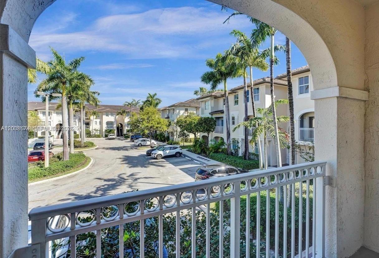 11401 NW 89th St # 213, Doral FL 33178