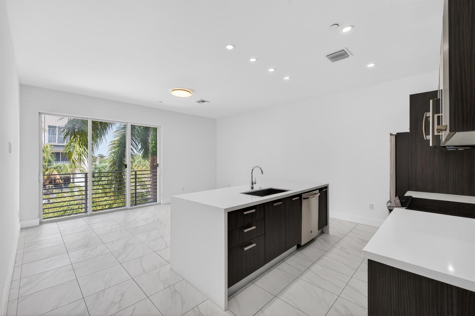 1044 NE 18th Avenue # 203, Fort Lauderdale FL 33304 photo 3