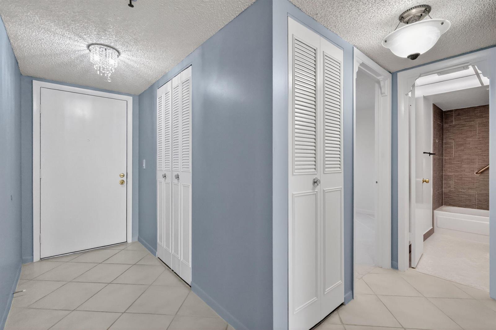 7770 Tahiti Lane # 102, Lake Worth FL 33467 photo 4