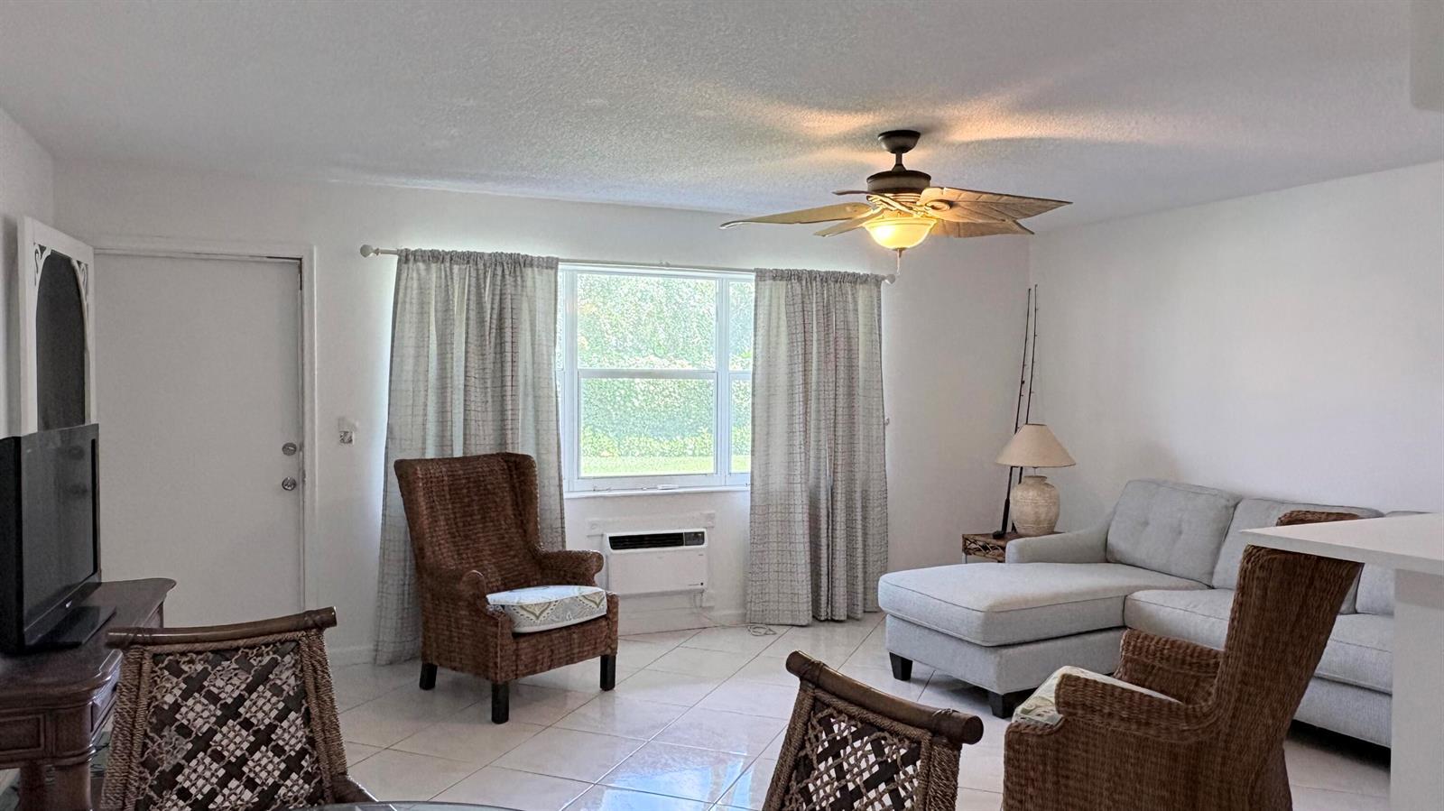 200 Horizon W # 102, Boynton Beach FL 33435 photo 4