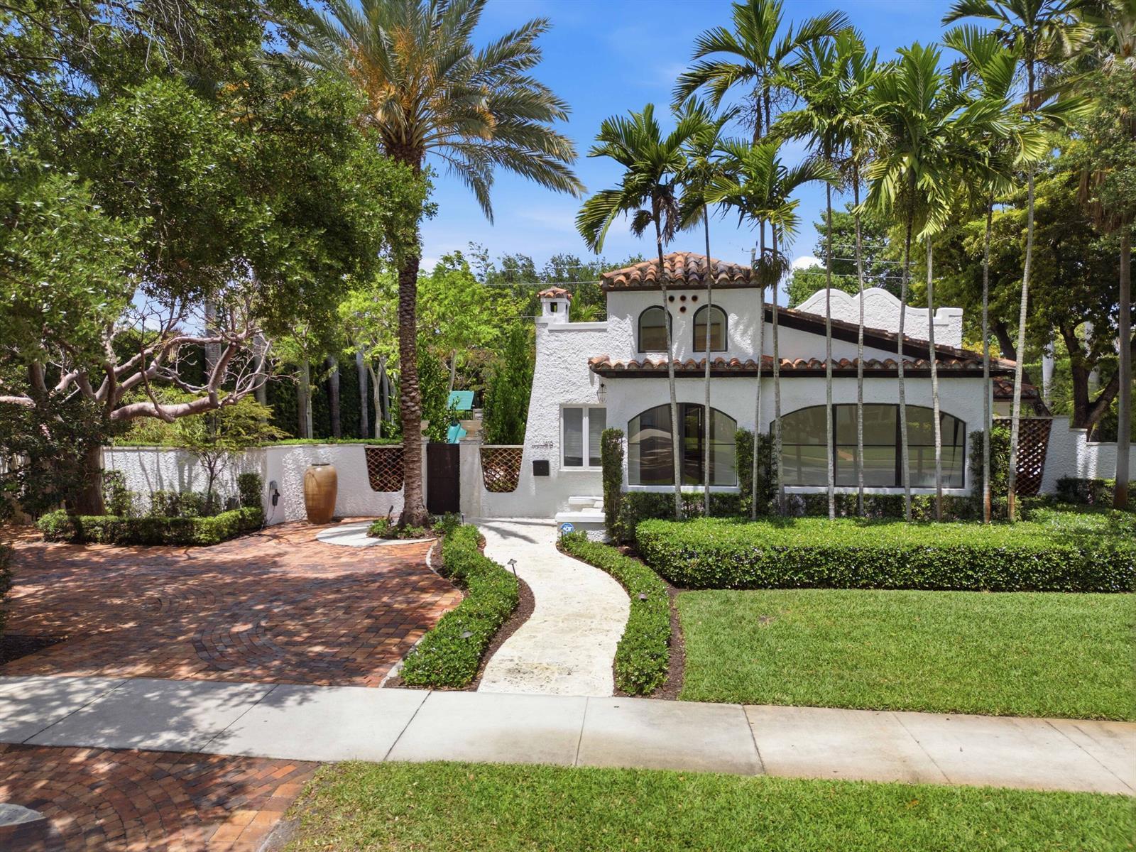 1615 Monroe Street, Hollywood FL 33020