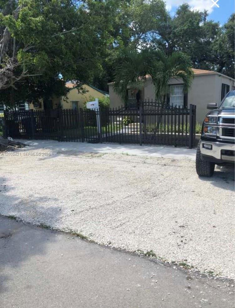 1342 NW 42nd St, Miami FL 33142 photo 3