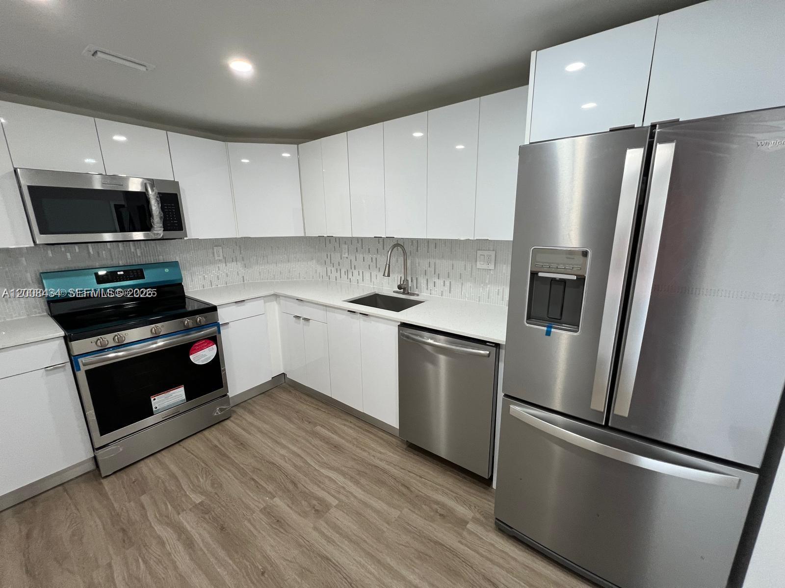 500 Bayview Dr # 1120, Sunny Isles Beach FL 33160 photo 2