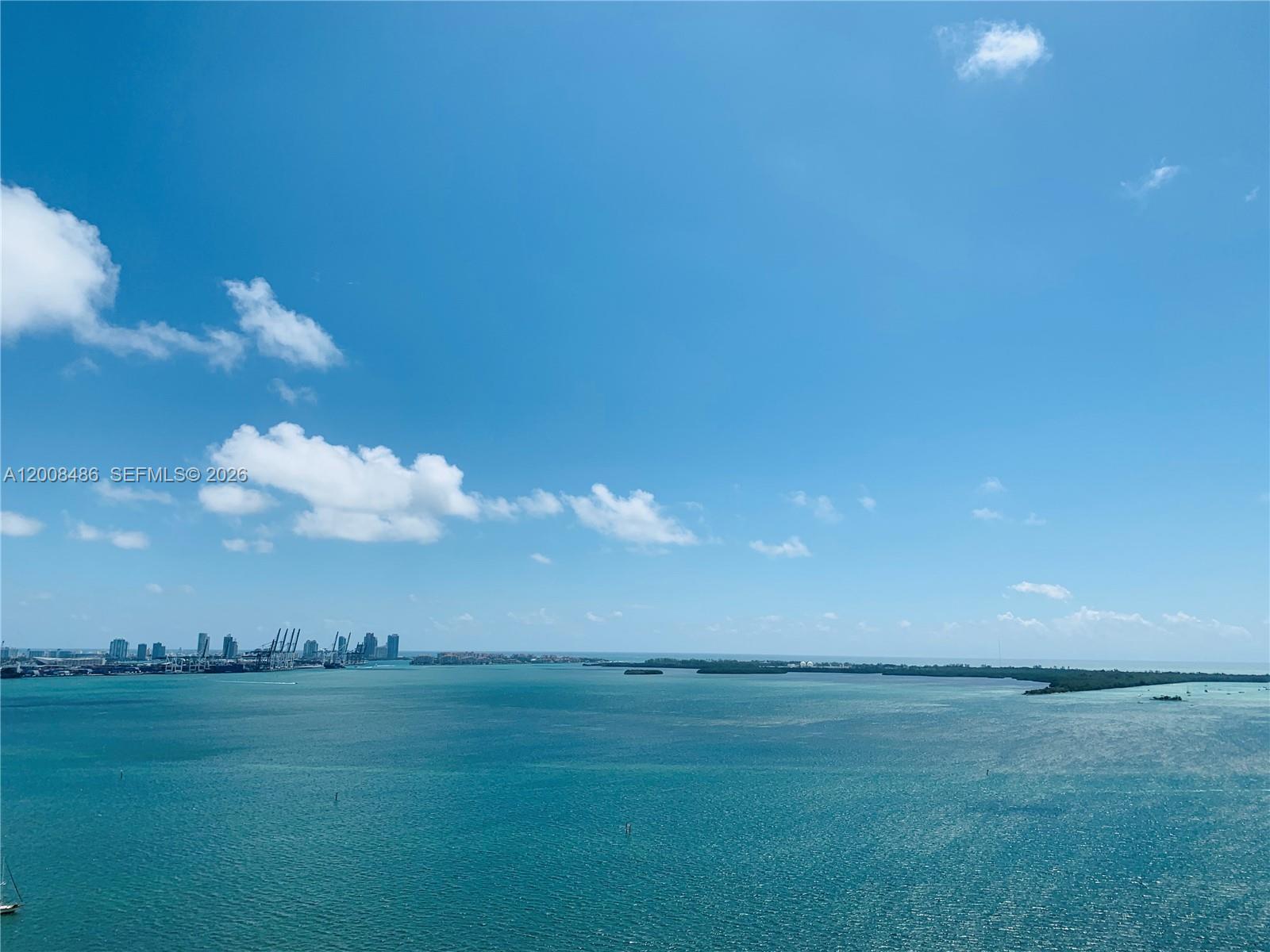 218 SE 14th St, Miami FL 33131