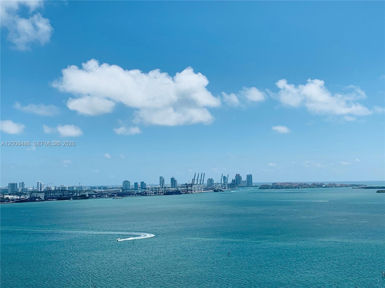 218 SE 14th St, Miami FL 33131 photo 4