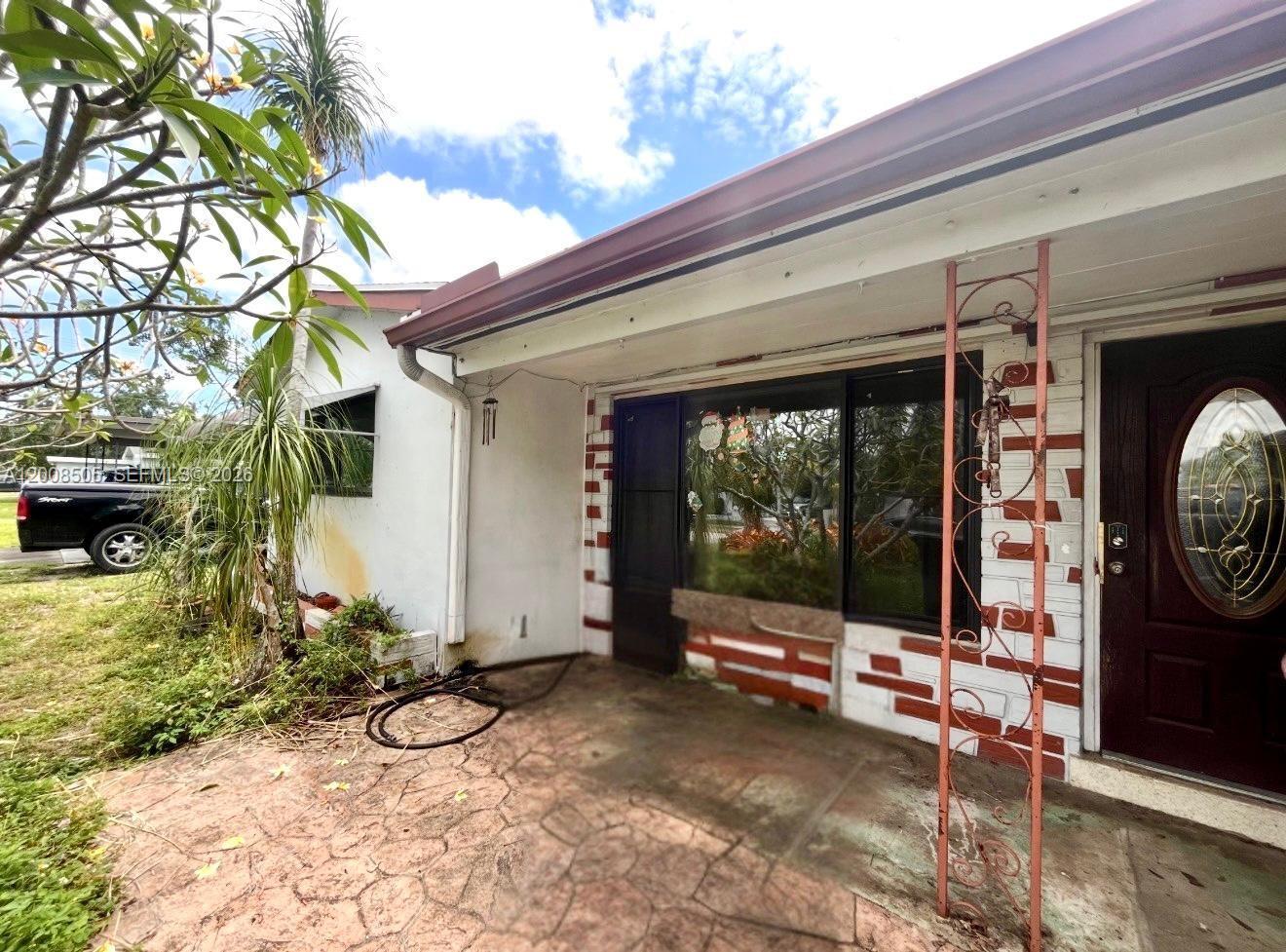 6720 Cody St, Hollywood FL 33024