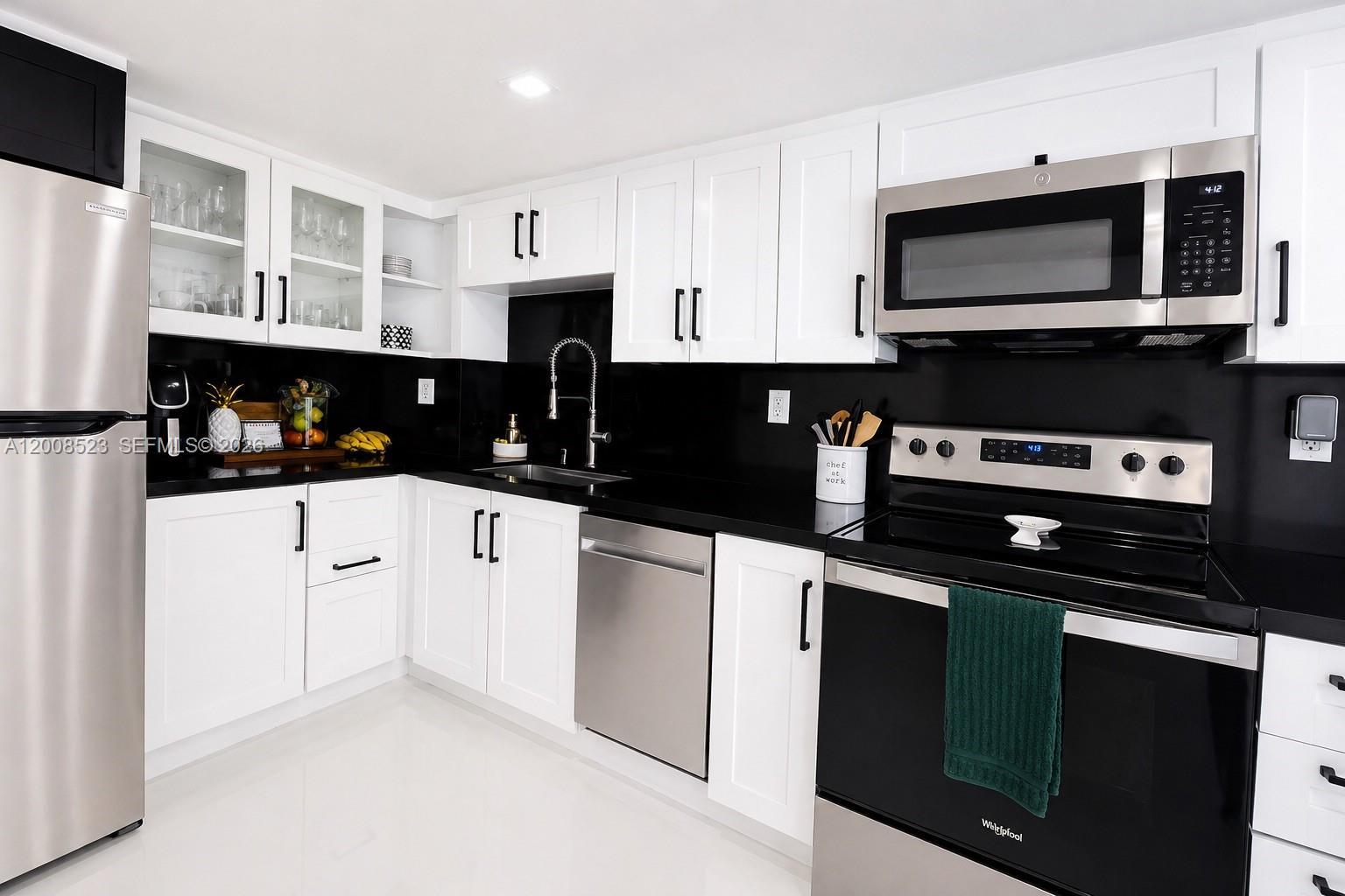 300 Bayview Dr, Sunny Isles Beach FL 33160 photo 4