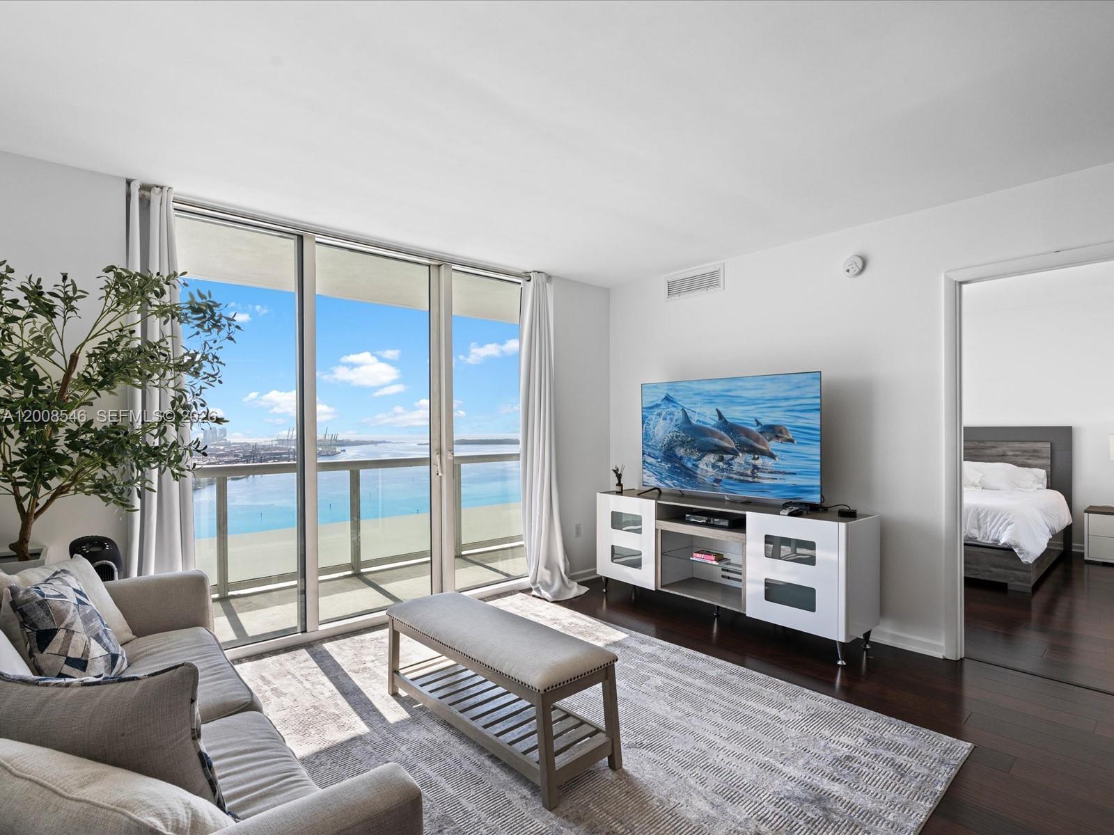 50 Biscayne Blvd # 3308, Miami FL 33132 photo 4