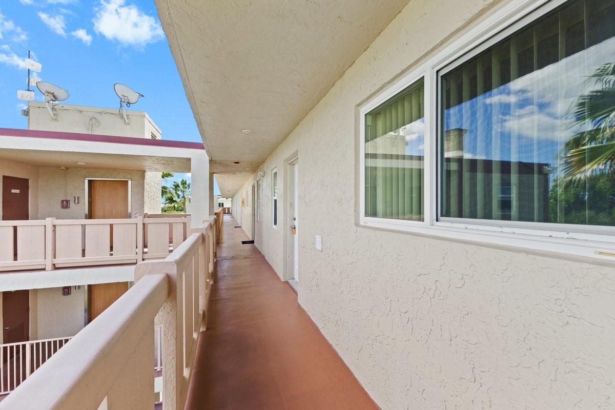 2106 S Cypress Bend Drive # 506, Pompano Beach FL 33069 photo 2