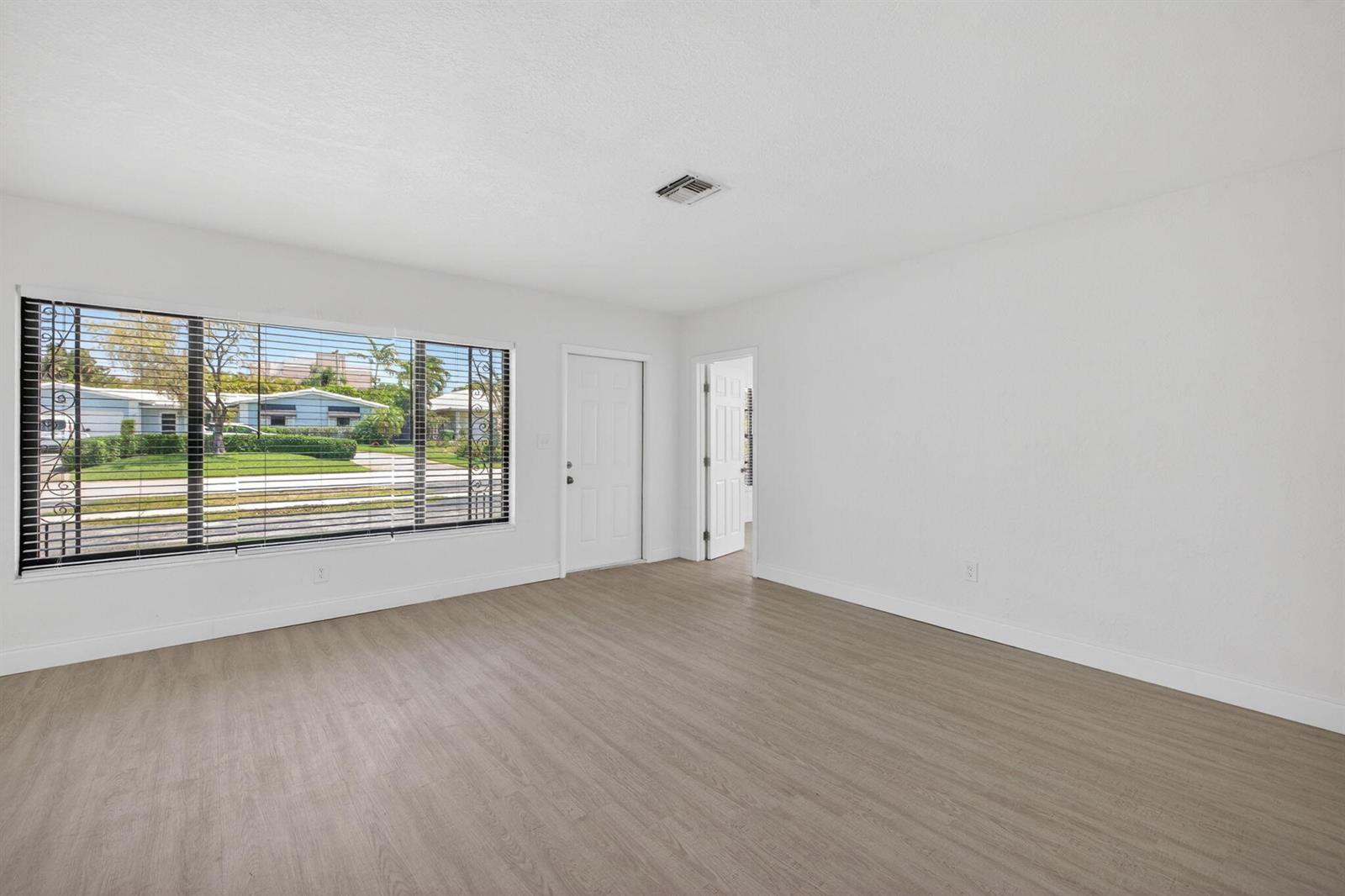 4807 NE 18th Avenue, Oakland Park FL 33334 photo 3
