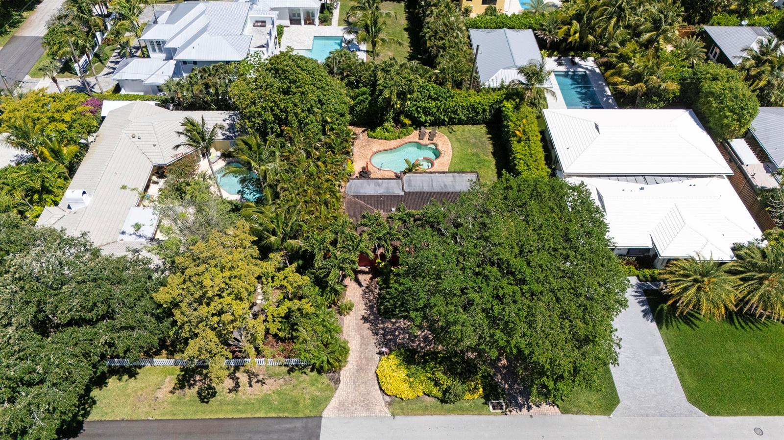 319 NW 17th Street, Delray Beach FL 33444 photo 2