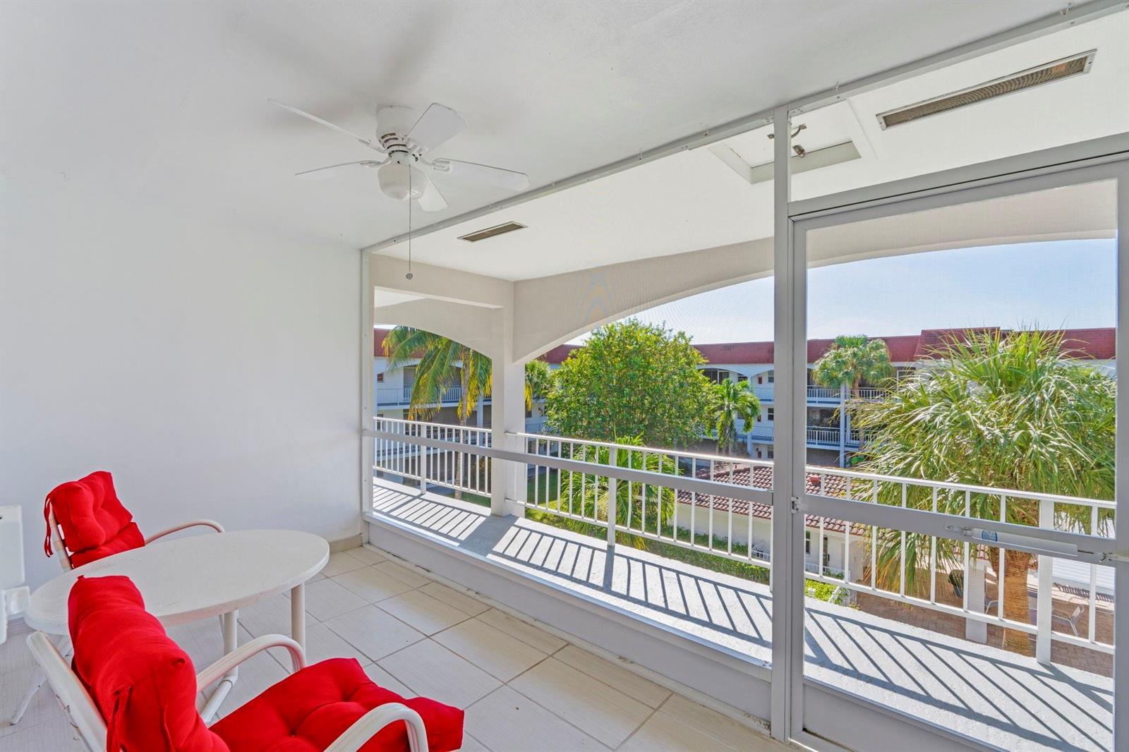 581 Blue Heron Drive # b, Hallandale Beach FL 33009 photo 4