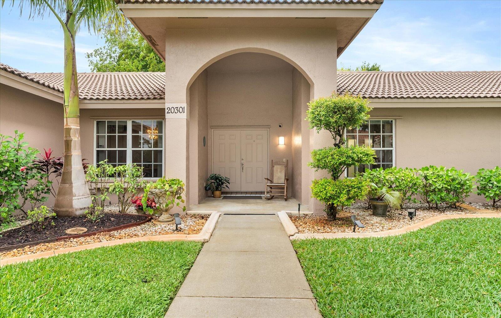 20301 NW 7th Street, Pembroke Pines FL 33029 photo 2