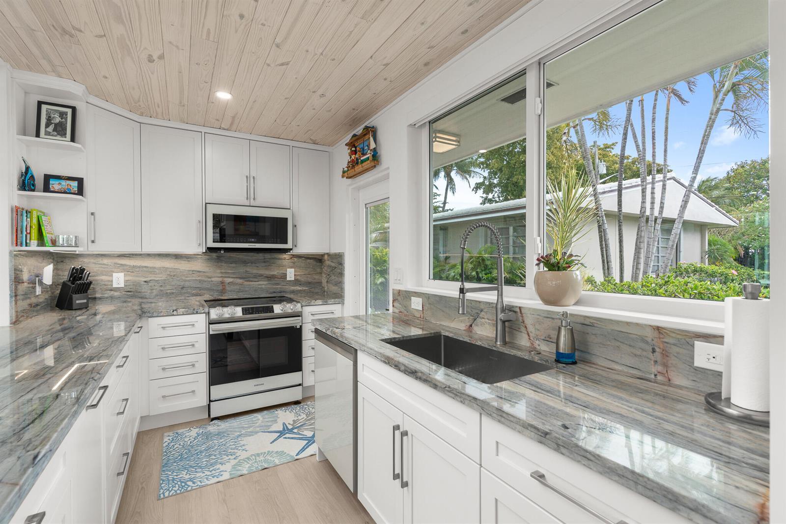 3211 SE 11th Street # 3e, Pompano Beach FL 33062 photo 2