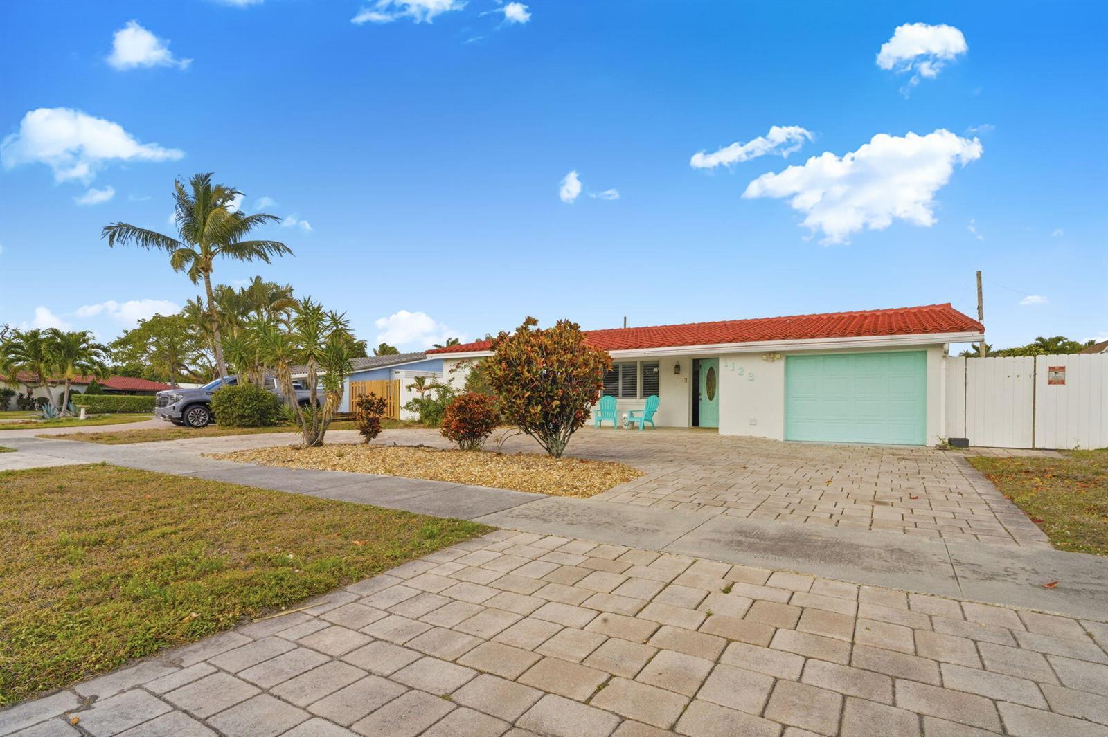 1123 SE 2nd Avenue, Deerfield Beach FL 33441 photo 2