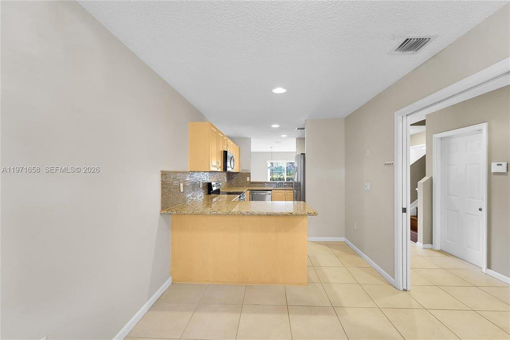 9840 NW 19th Place, Sunrise FL 33322 photo 2
