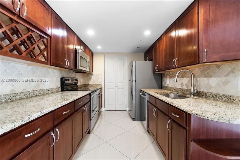 4197 N Haverhill Rd # 213, West Palm Beach FL 33417