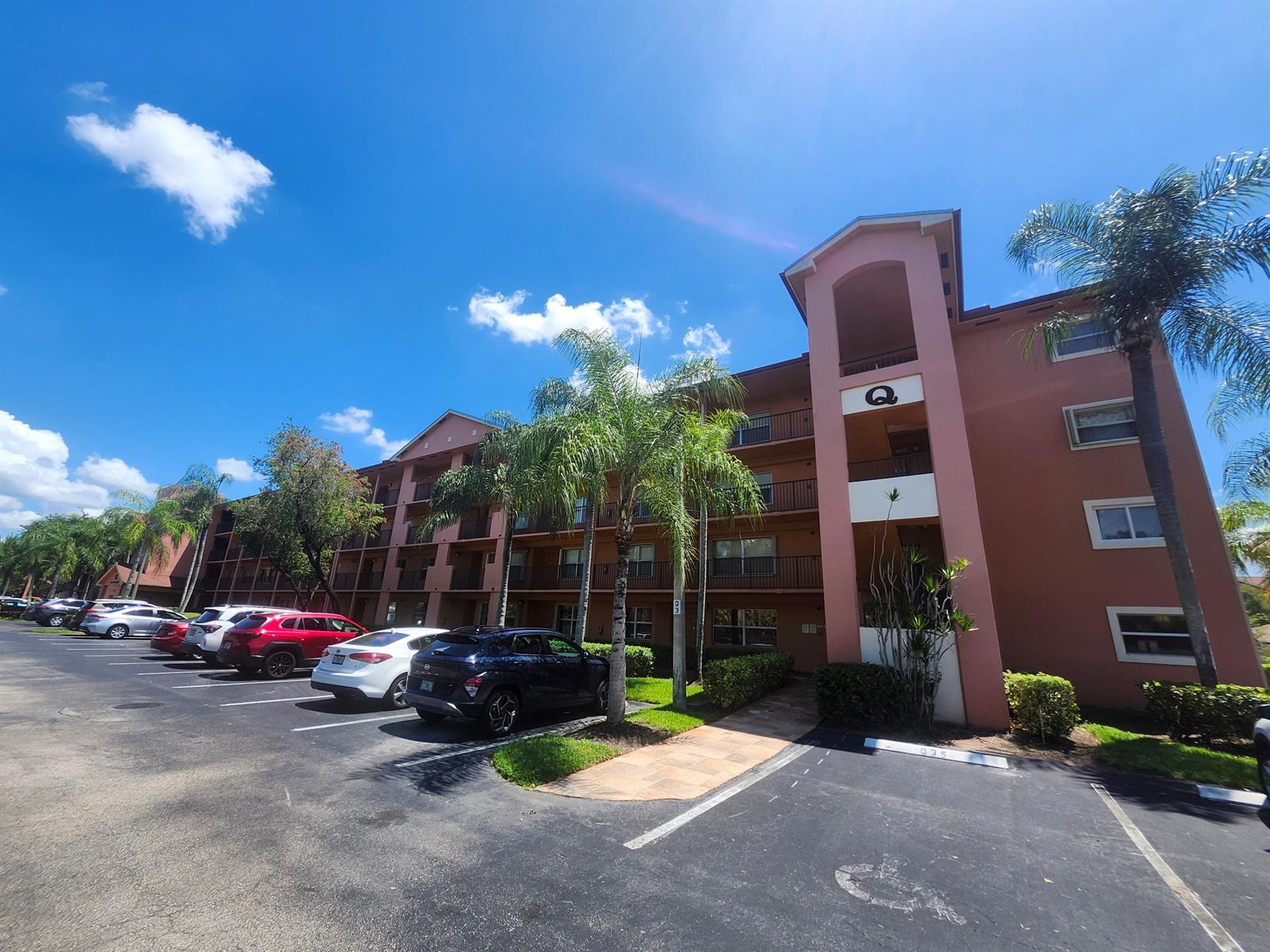 601 SW 142nd Avenue SW # Q, Pembroke Pines FL 33027