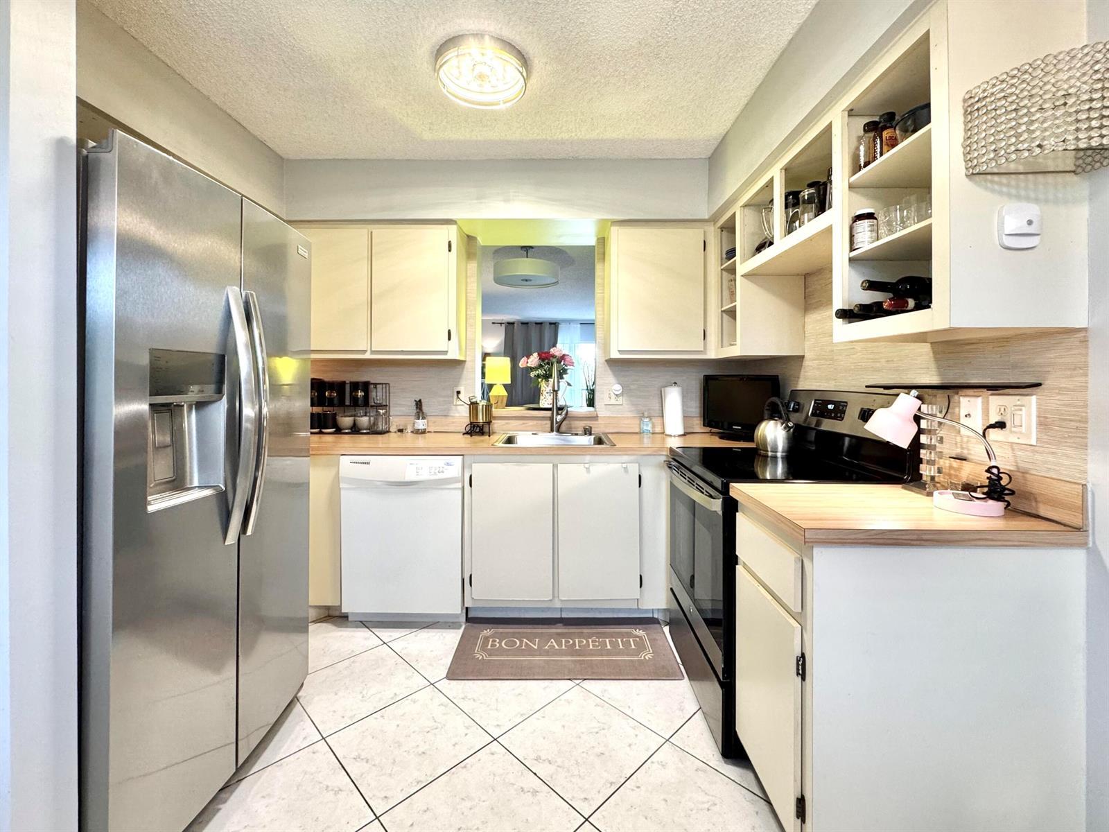 7006 Huntington Lane # 306, Delray Beach FL 33446 photo 3