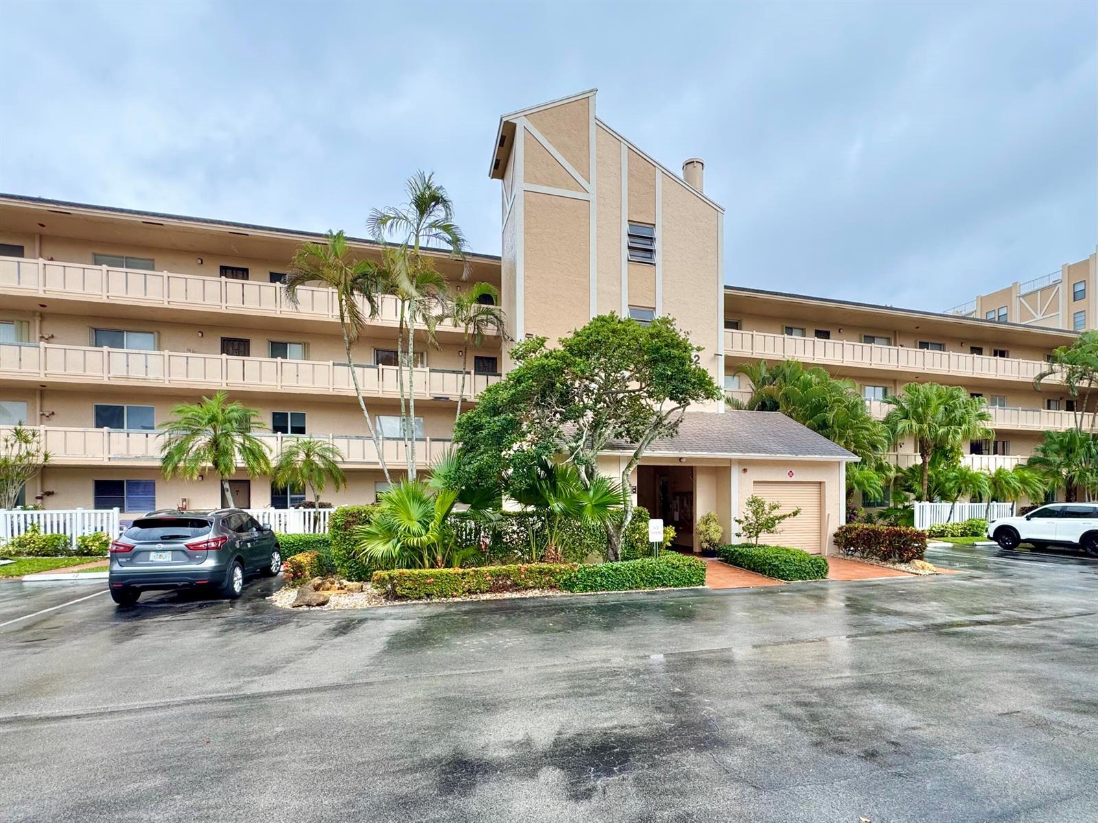 7006 Huntington Lane # 306, Delray Beach FL 33446