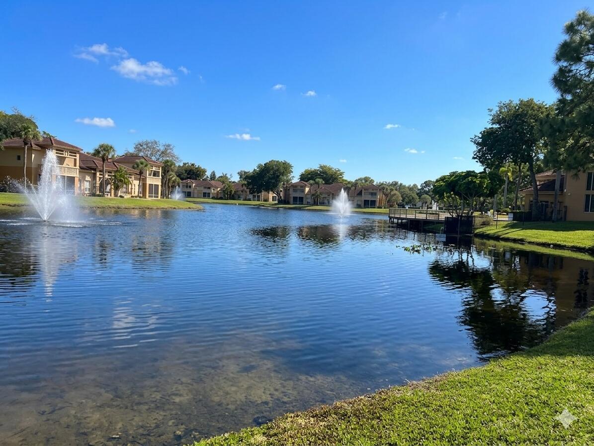 4767 Via Palm Lakes # 206, West Palm Beach FL 33417 photo 2