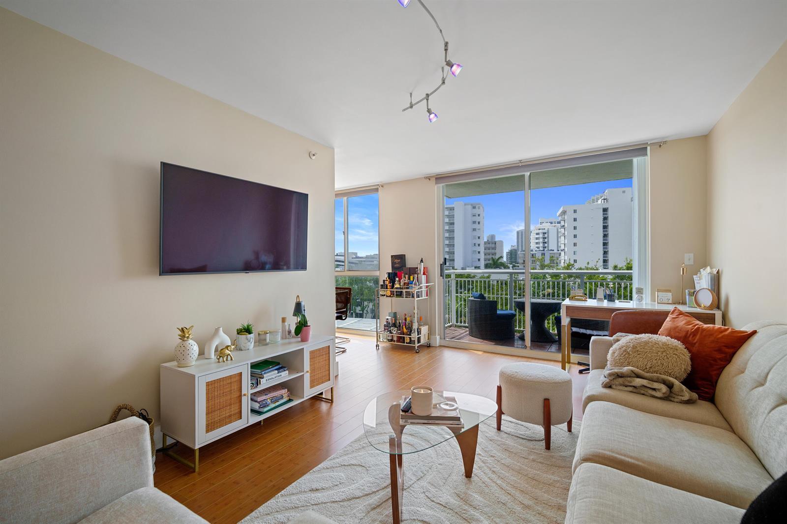 1688 West Avenue # 606, Miami Beach FL 33139 photo 2