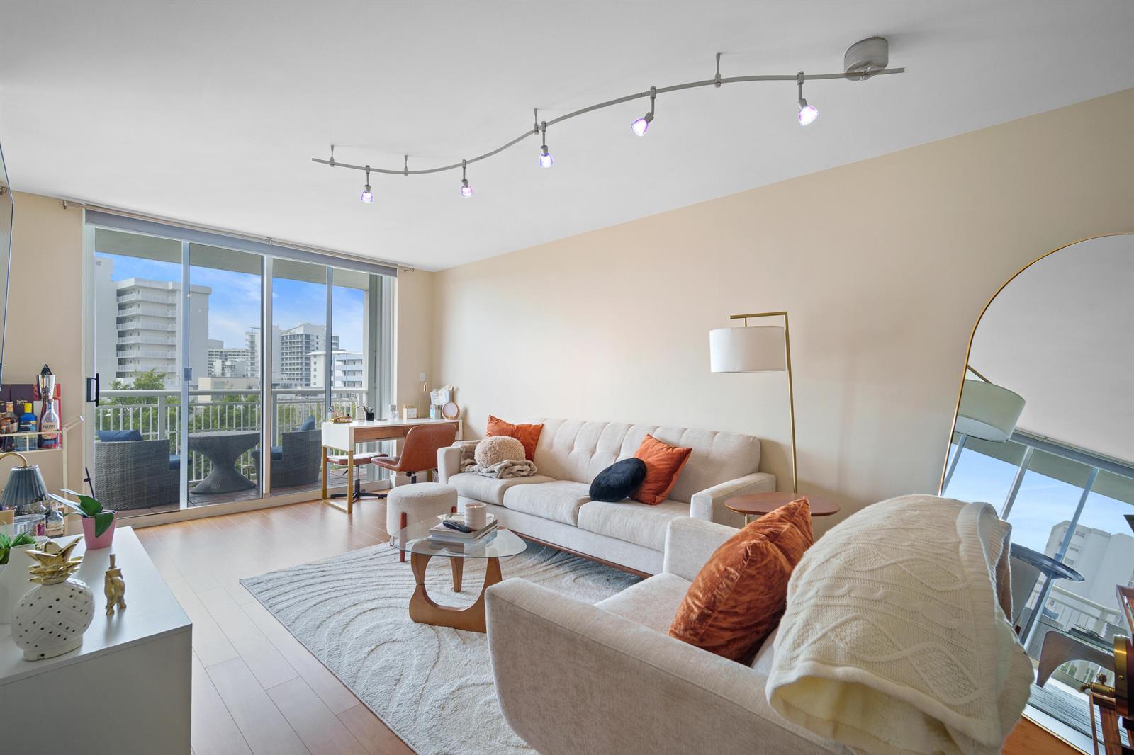 1688 West Avenue # 606, Miami Beach FL 33139