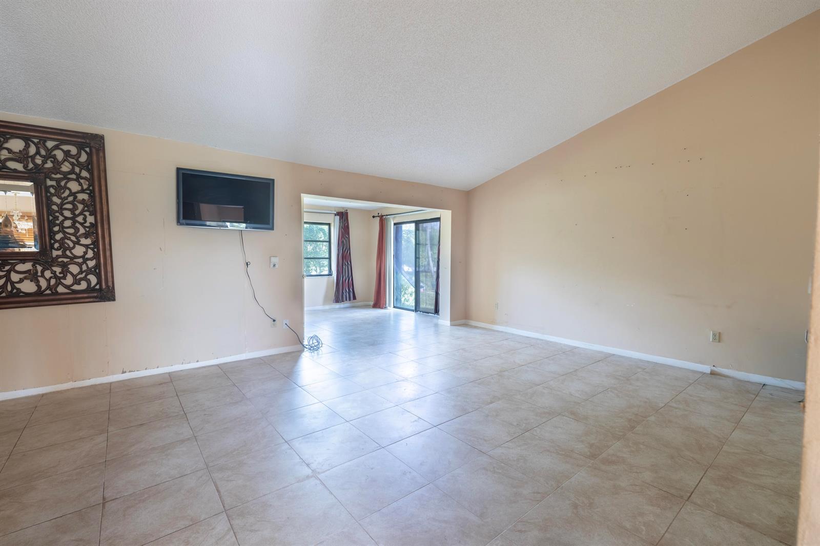 6149 Olivewood Circle, FL 33463 photo 3